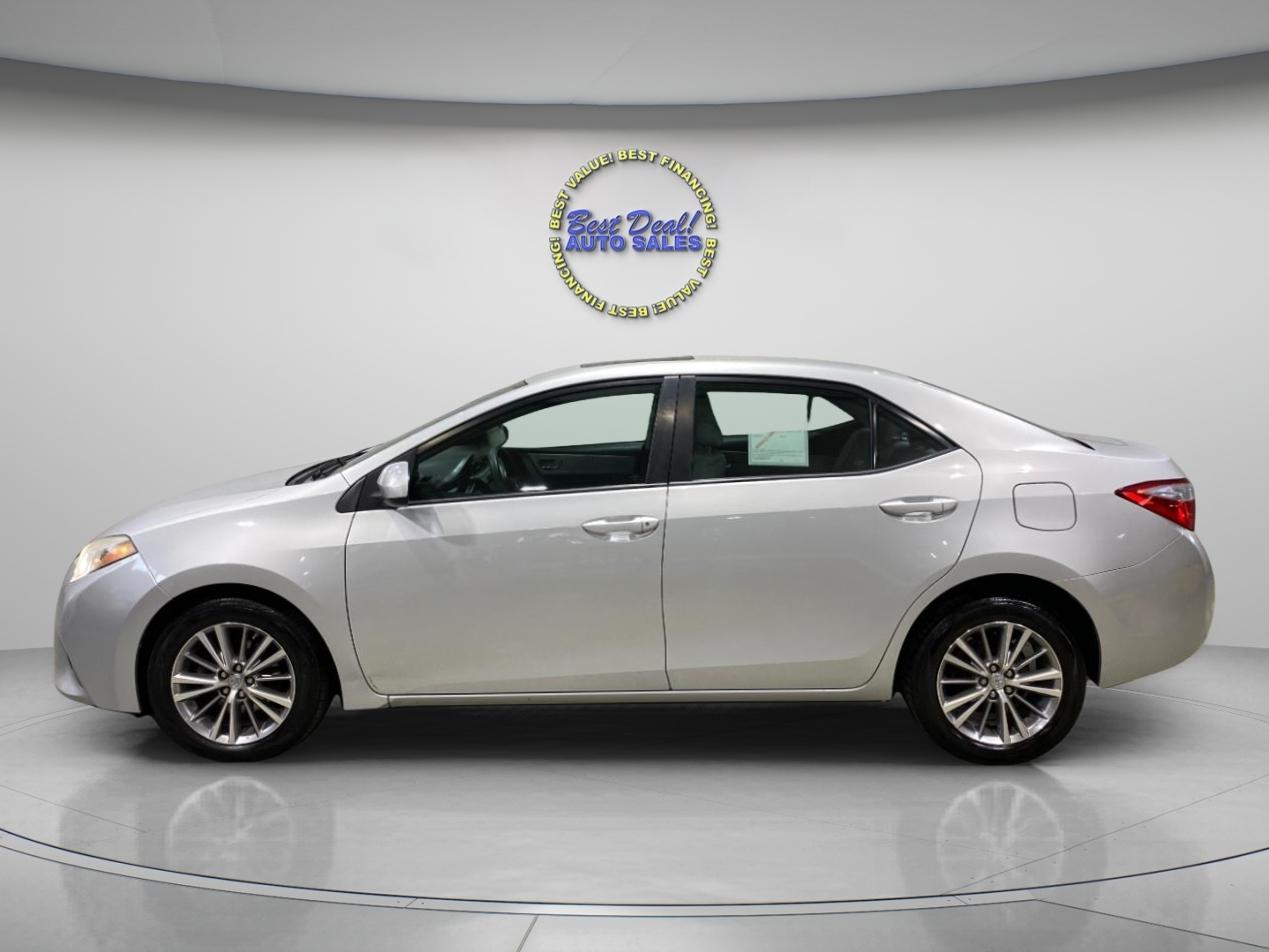 Toyota Corolla 4dr Sdn LE Auto 2015