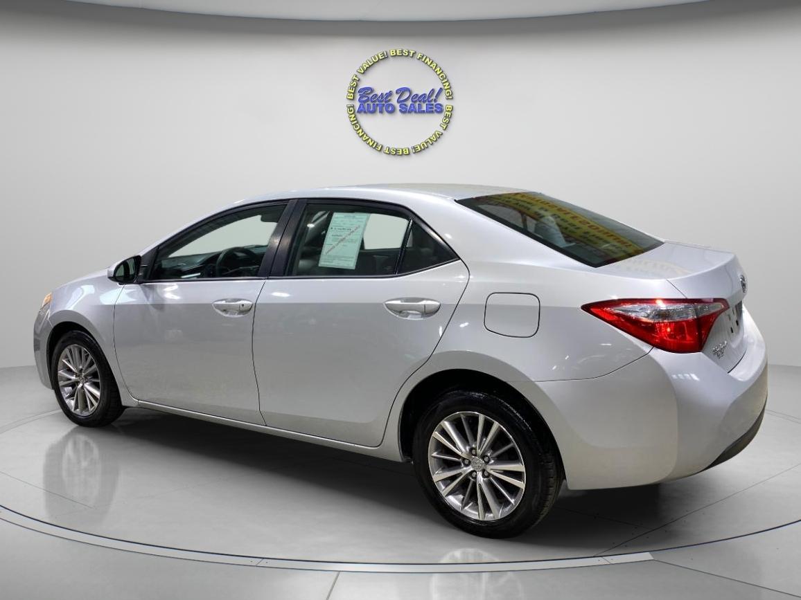 Toyota Corolla 4dr Sdn LE Auto 2015