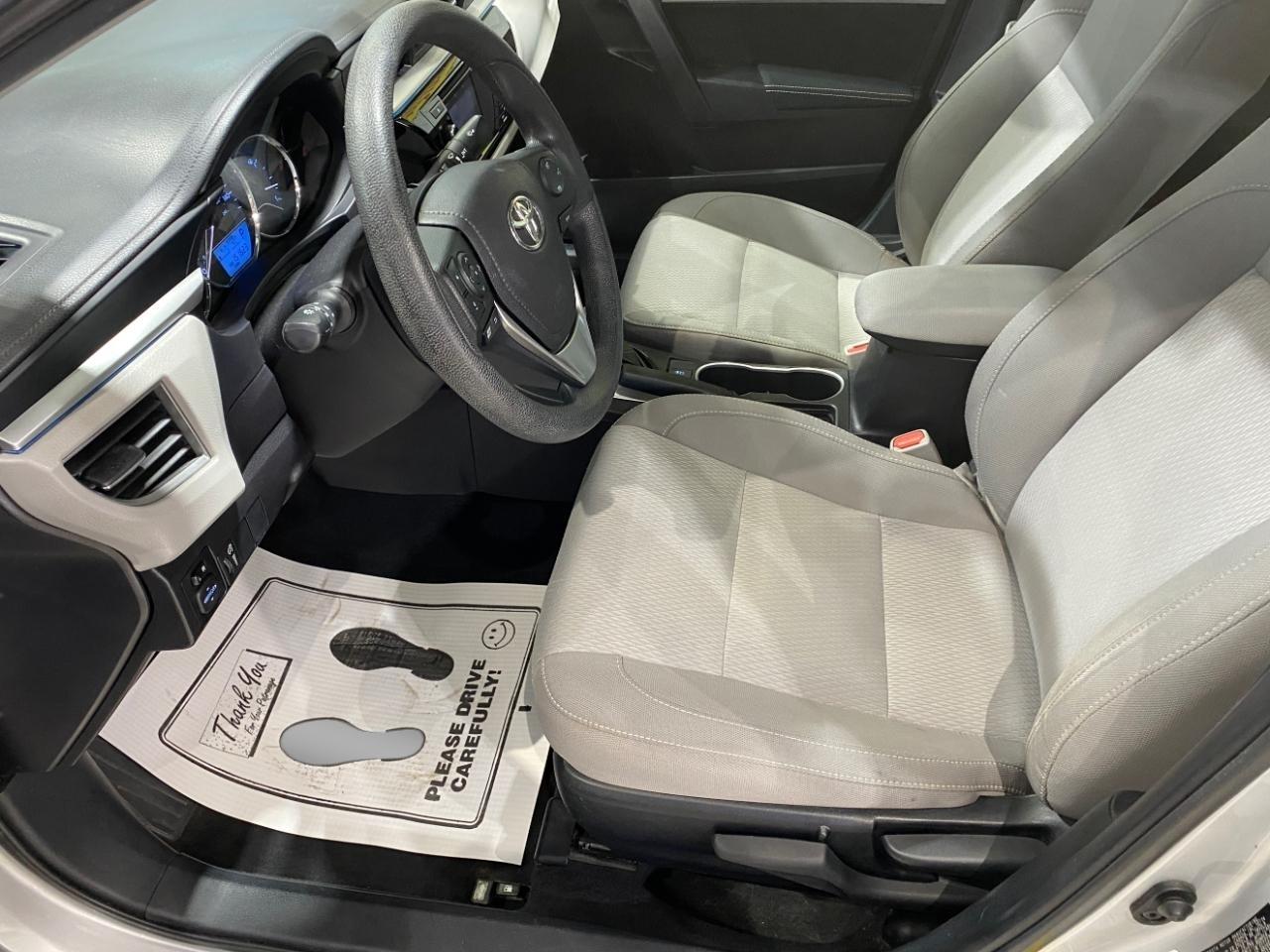 Toyota Corolla 4dr Sdn LE Auto 2015