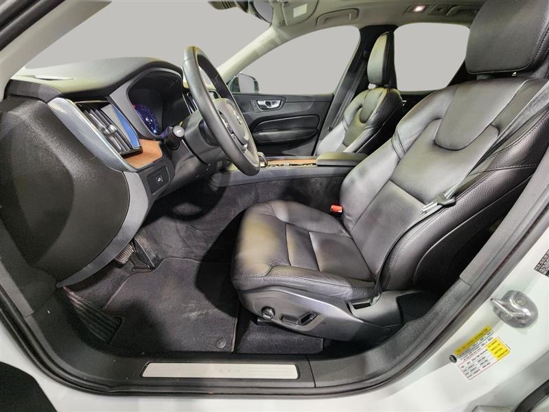 Volvo XC60  2023