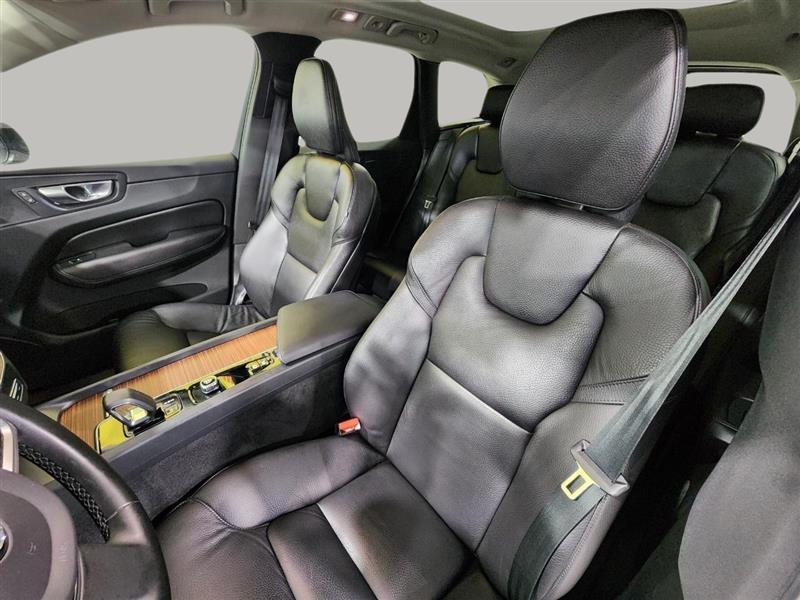 Volvo XC60  2023