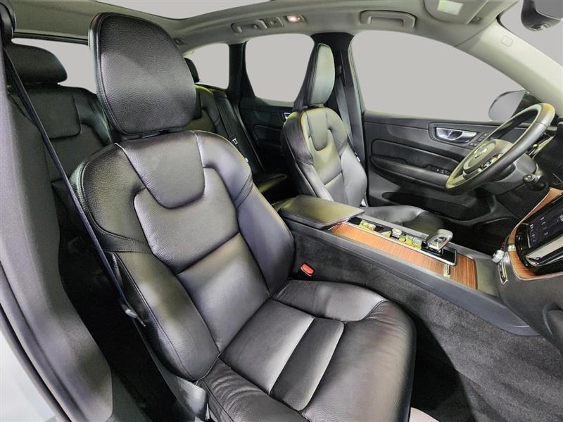 Volvo XC60  2023