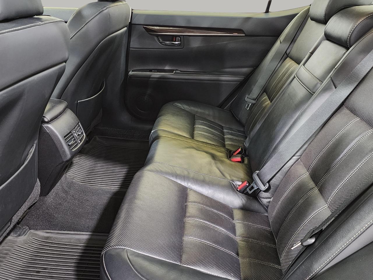 Lexus ES 350 Sedan 2016