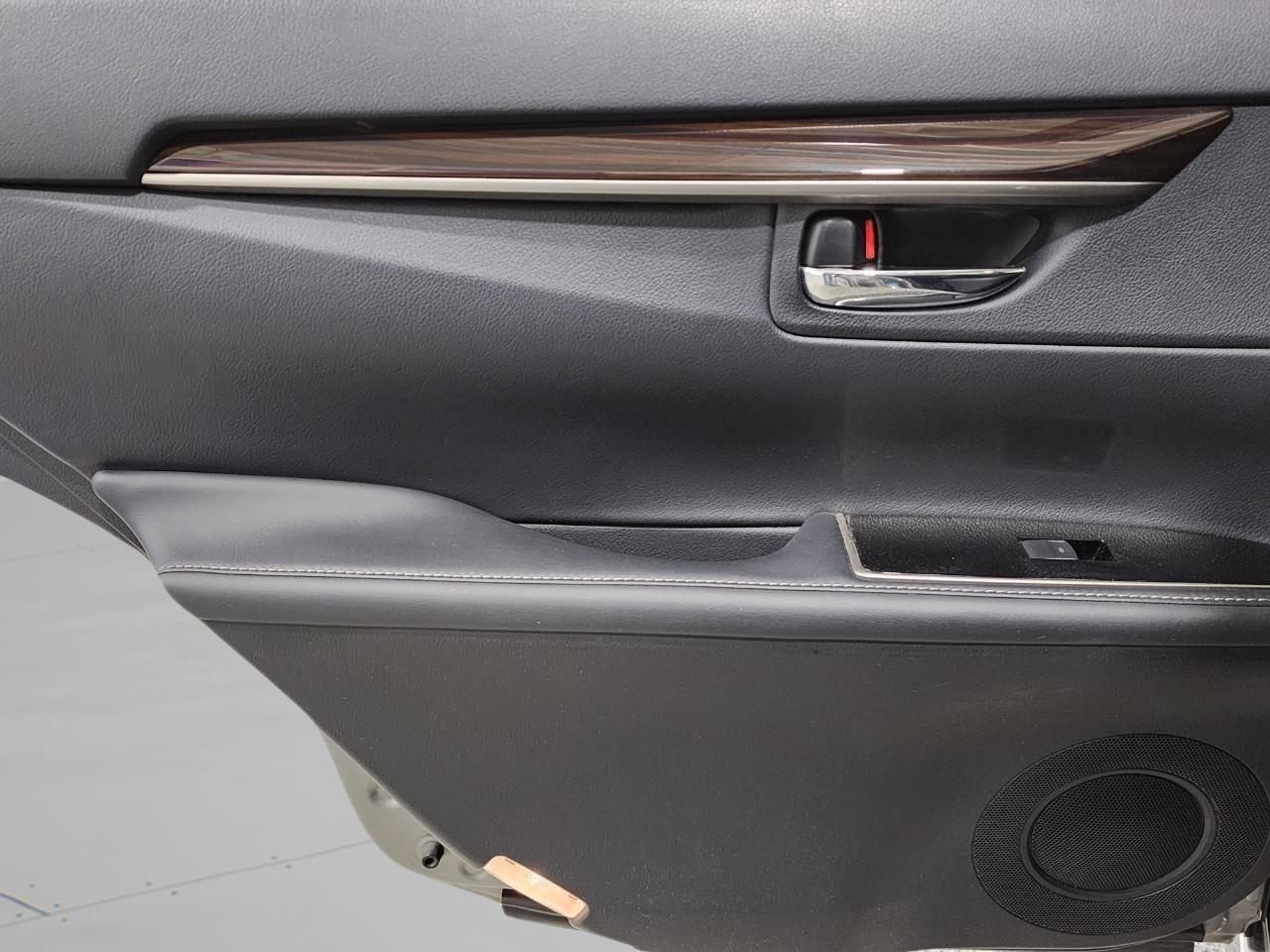 Lexus ES 350 Sedan 2016