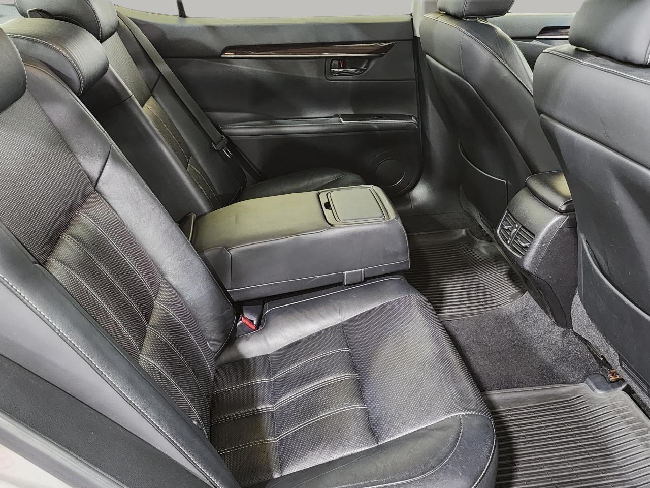 Lexus ES 350 Sedan 2016