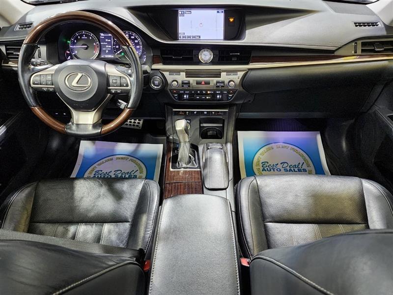 Lexus ES 350 Sedan 2016