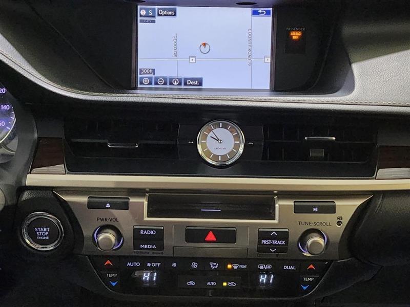 Lexus ES 350 Sedan 2016