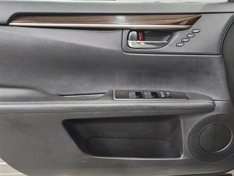 Lexus ES 350 Sedan 2016