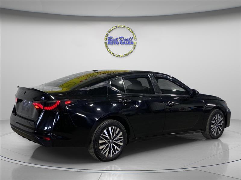 Nissan Altima 2.5 SV AWD 2023