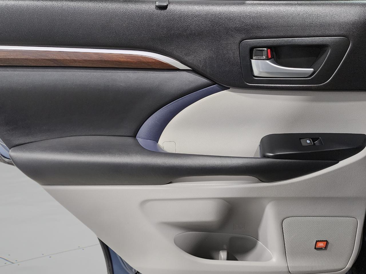 Toyota Highlander  2015