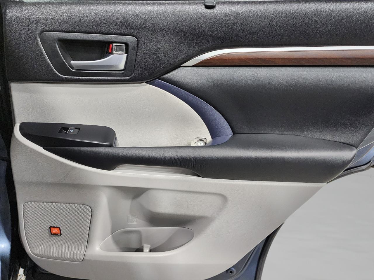 Toyota Highlander  2015