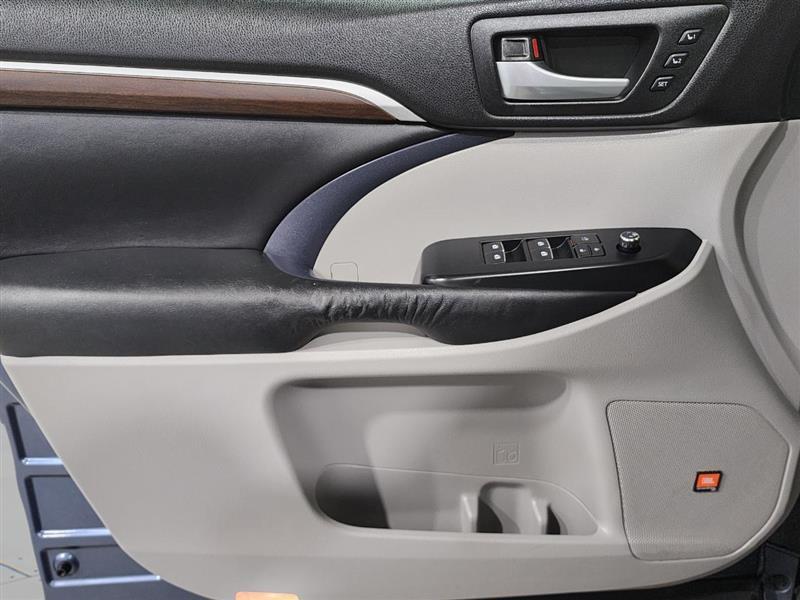 Toyota Highlander  2015