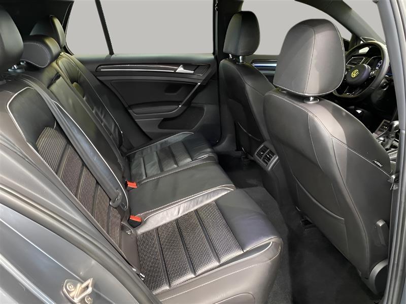 Volkswagen Golf R DCS and Navigation 7A 2018