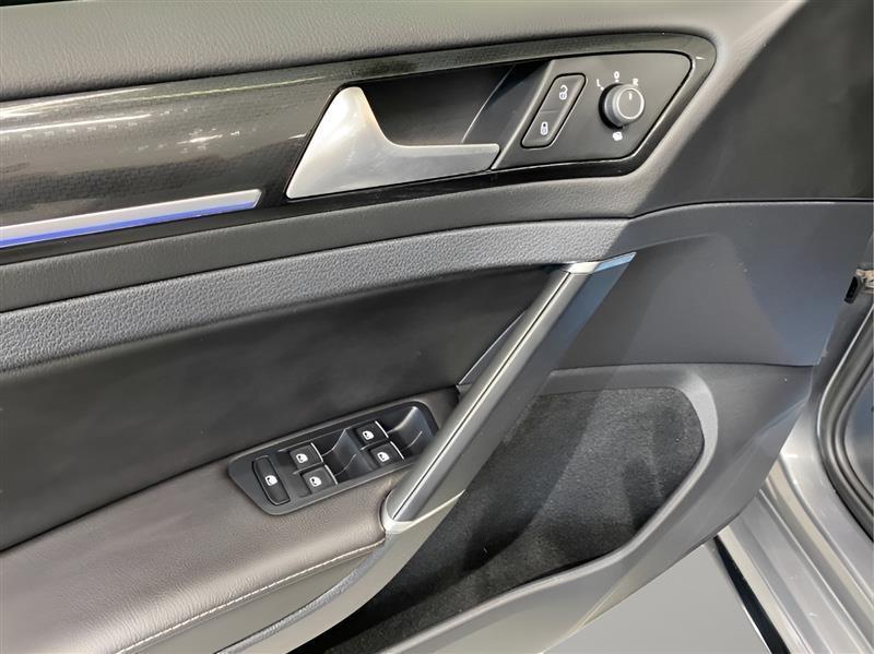 Volkswagen Golf R DCS and Navigation 7A 2018