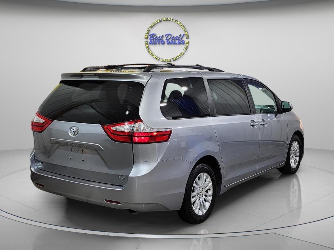 Toyota Sienna  2017