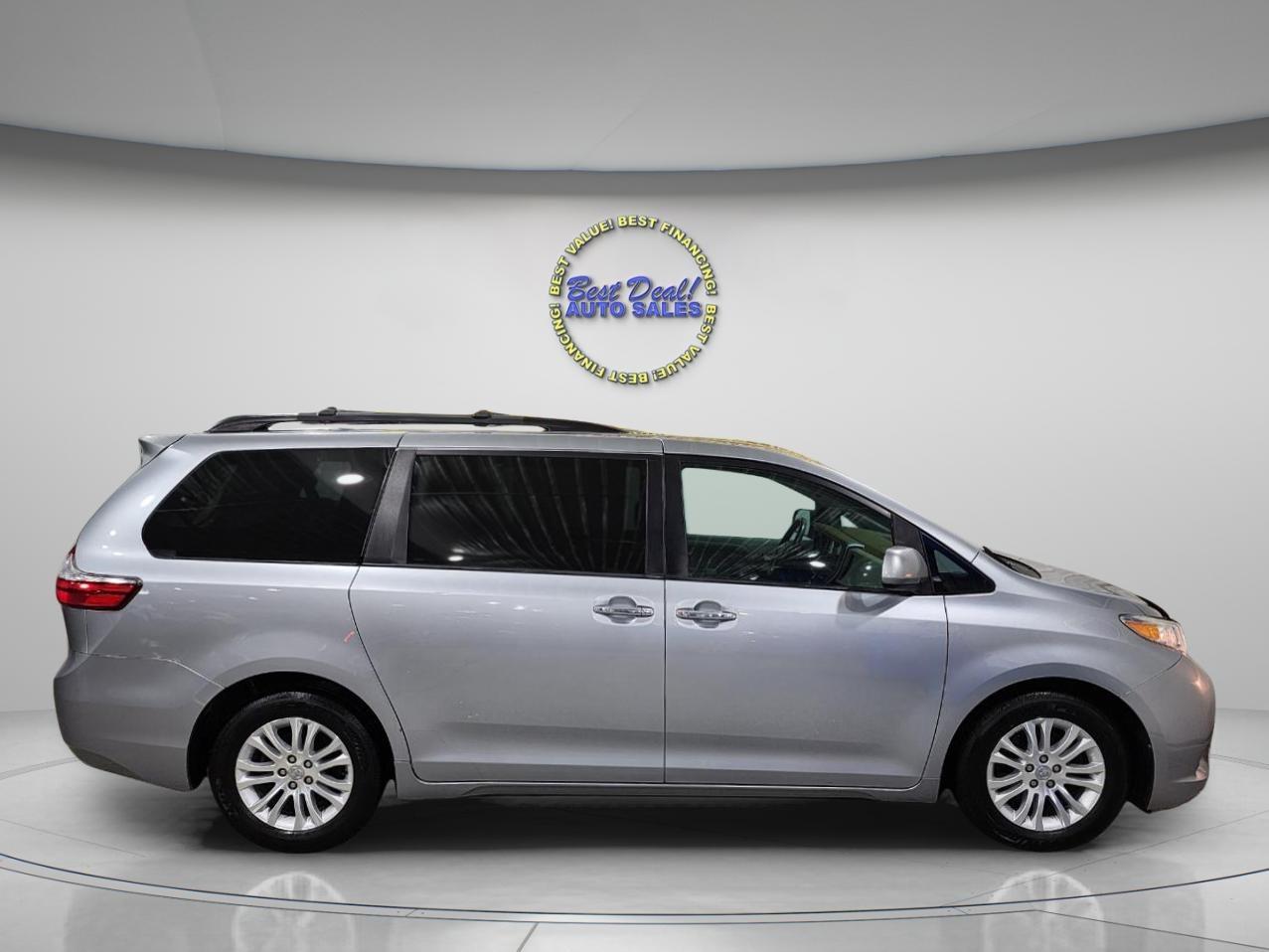 Toyota Sienna  2017