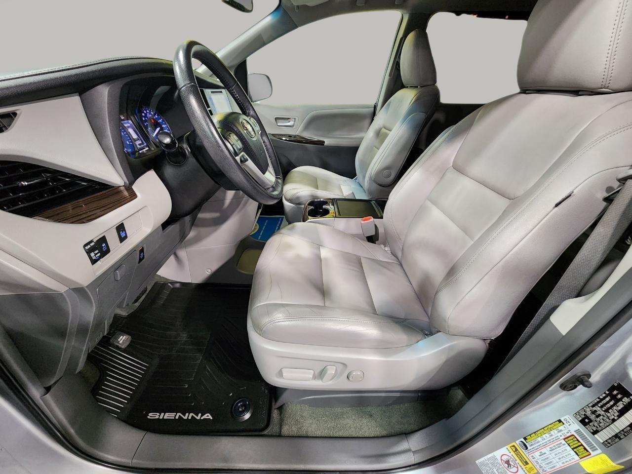 Toyota Sienna  2017
