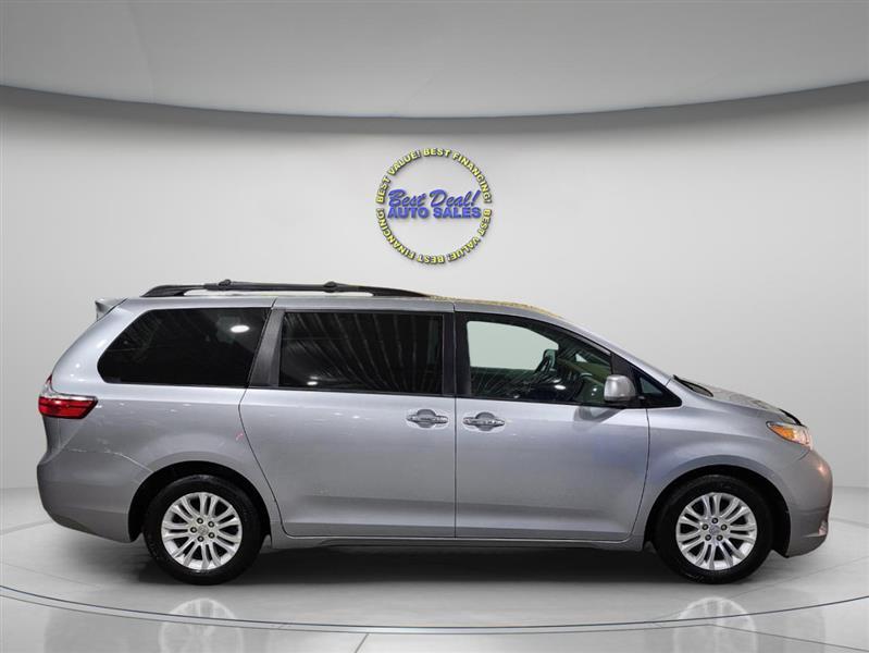 Toyota Sienna  2017