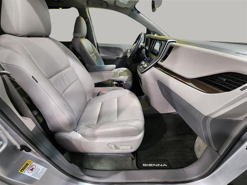 Toyota Sienna  2017