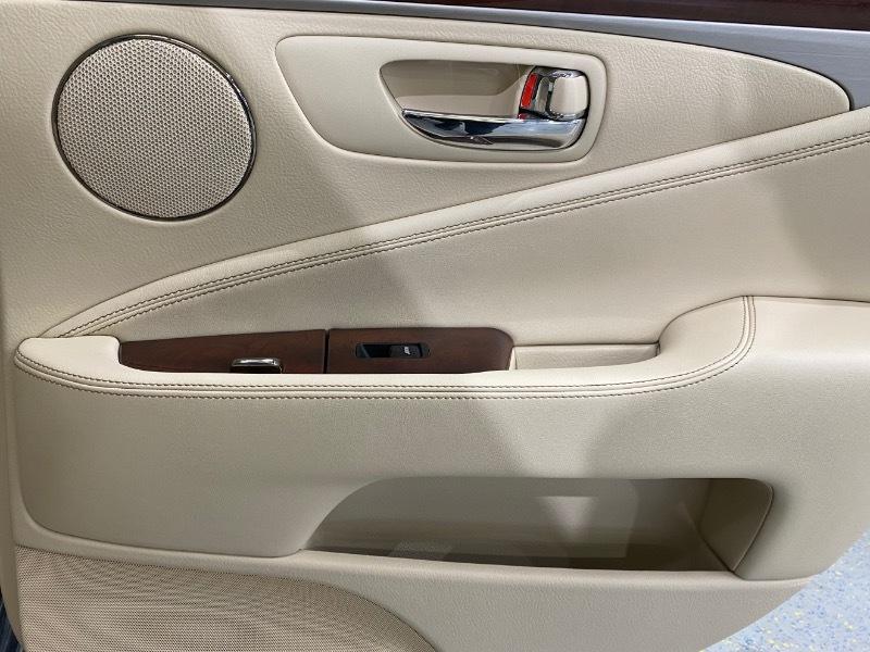 Lexus LS 460 Luxury Sedan AWD 2013