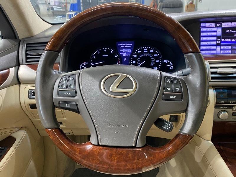Lexus LS 460 Luxury Sedan AWD 2013