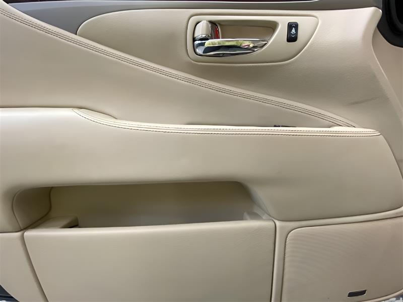 Lexus LS 460 Luxury Sedan AWD 2013