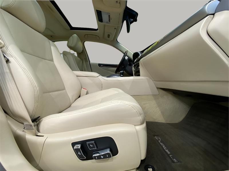 Lexus LS 460 Luxury Sedan AWD 2013