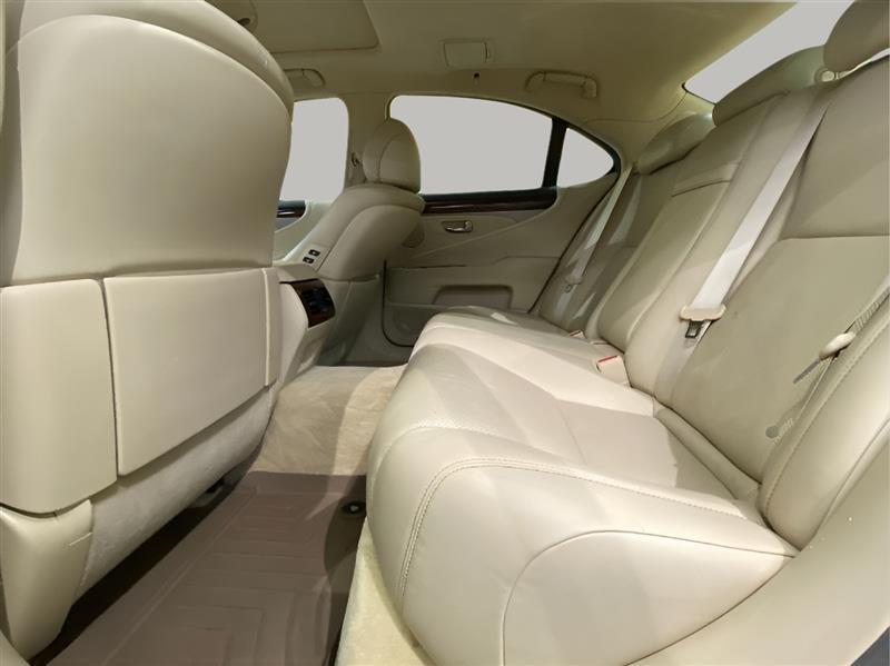 Lexus LS 460 Luxury Sedan AWD 2013