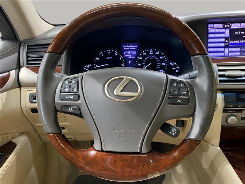 Lexus LS 460 Luxury Sedan AWD 2013