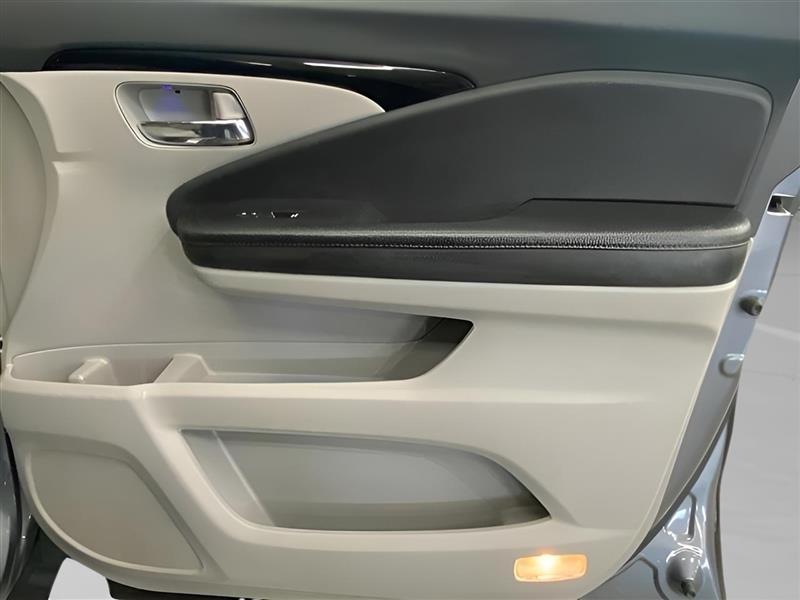 2016 Honda Pilot Elite - Photo 19