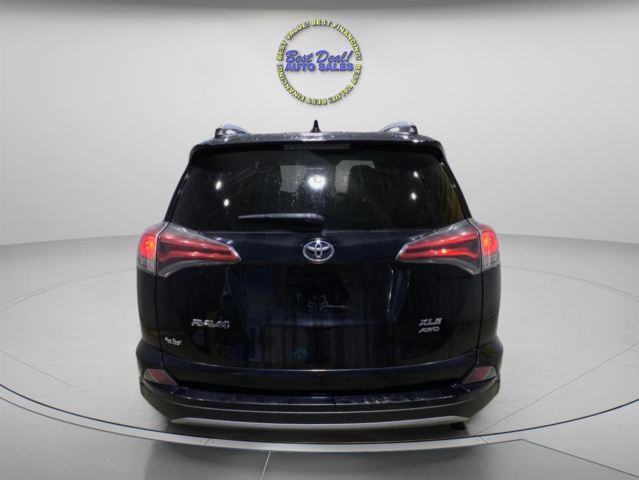 Toyota RAV4 XLE AWD 2017
