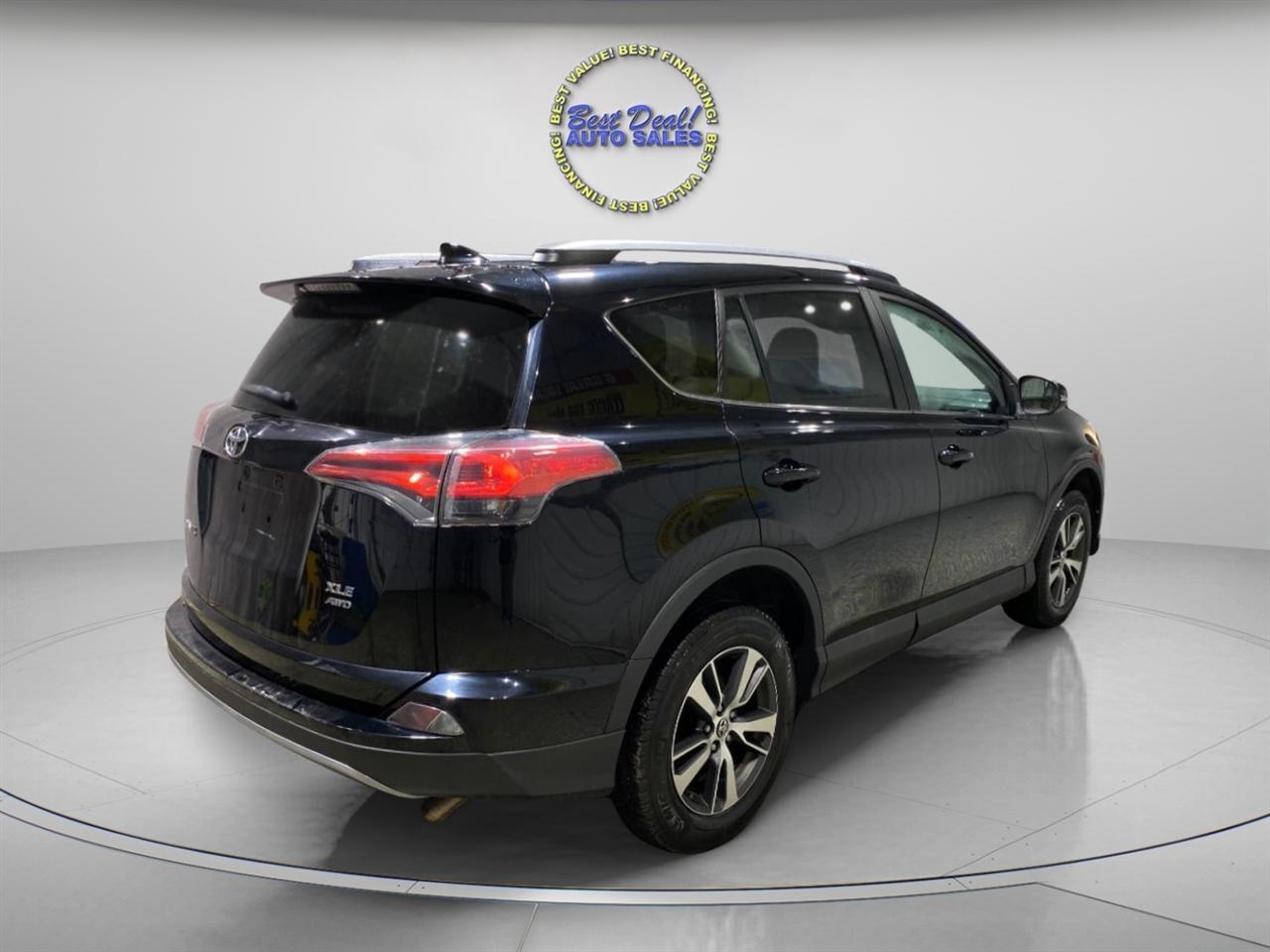 Toyota RAV4 XLE AWD 2017