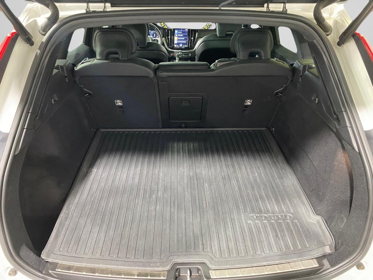 Volvo XC60 T5 R-Design AWD 2021