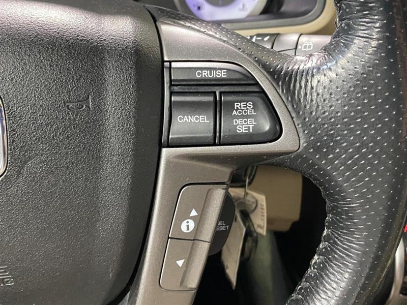 Honda Pilot Touring 4WD 5-Spd AT with DVD 2015