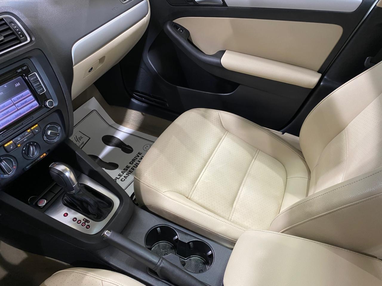 Volkswagen Jetta SE 2014
