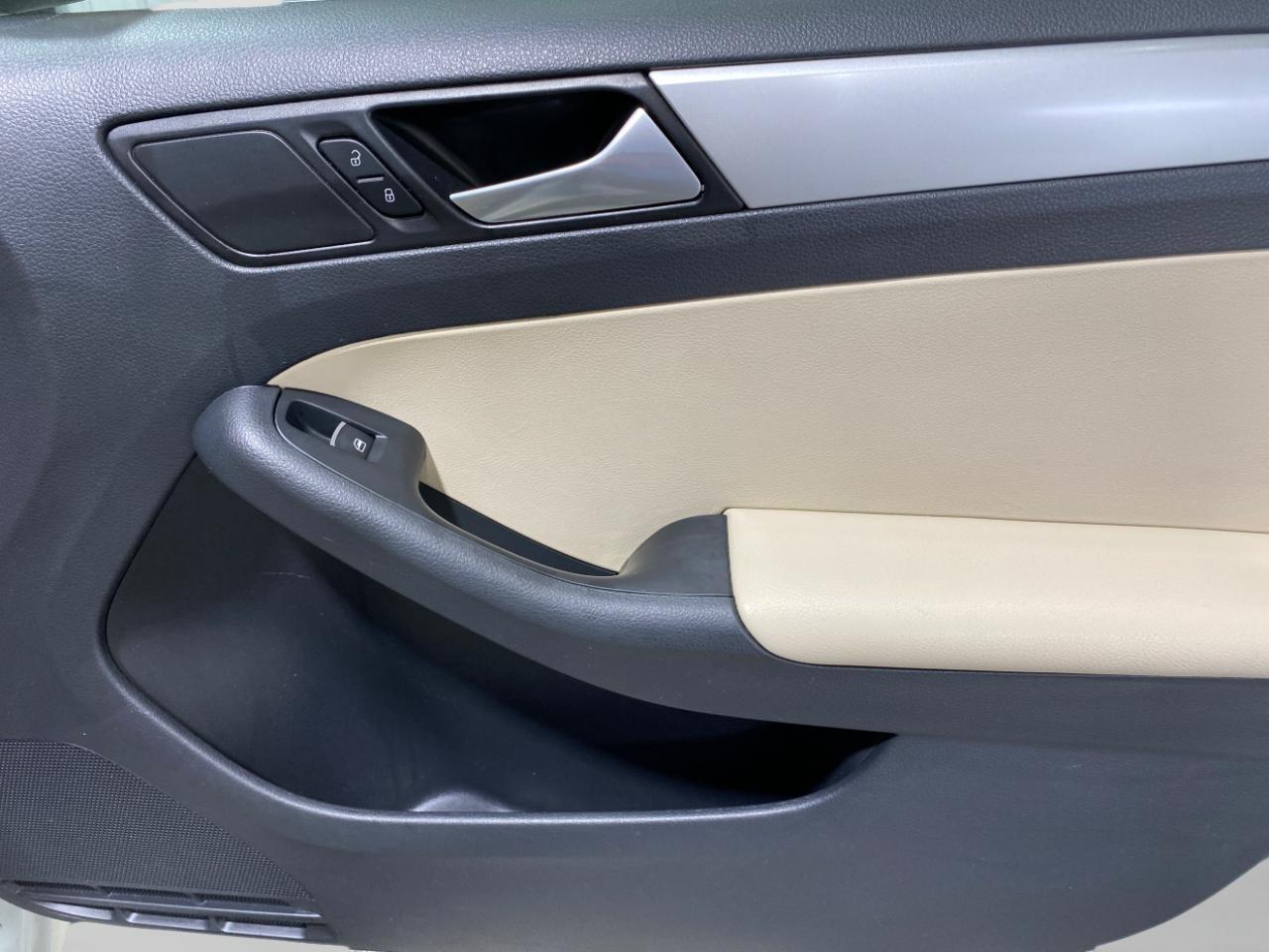 Volkswagen Jetta SE 2014