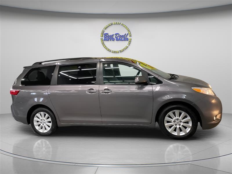 View vehicle photo 7