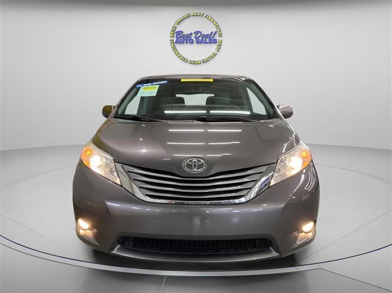Toyota Sienna XLE AWD 7-Passenger V6 2015