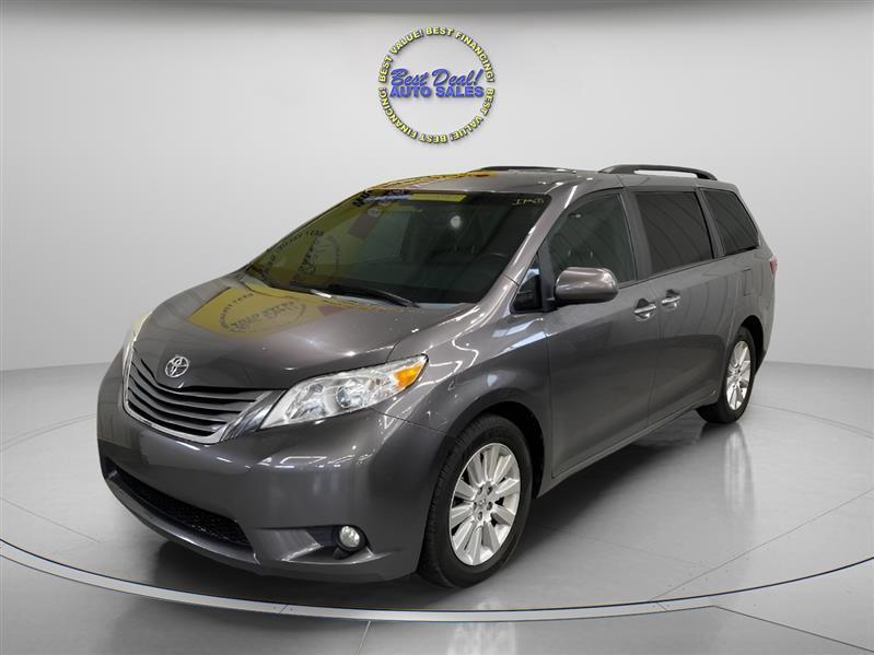 Toyota Sienna XLE AWD 7-Passenger V6 2015