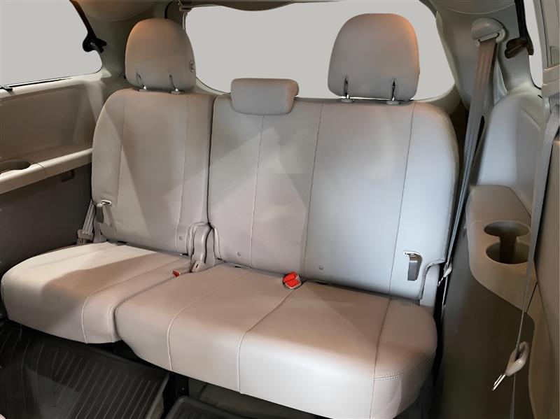 Toyota Sienna XLE AWD 7-Passenger V6 2015