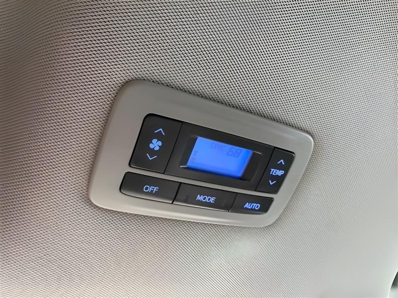 Toyota Sienna XLE AWD 7-Passenger V6 2015