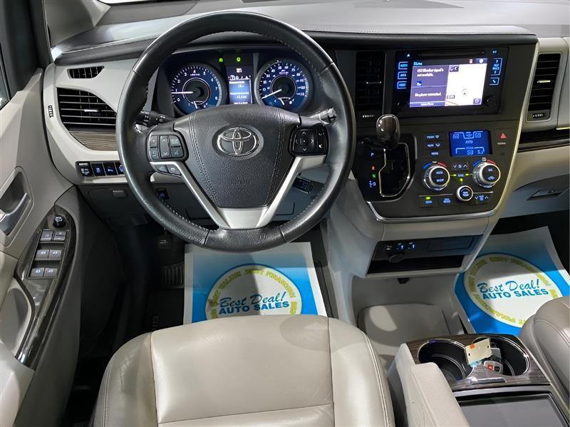 Toyota Sienna XLE AWD 7-Passenger V6 2015
