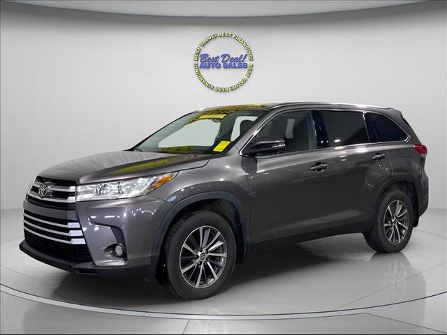 Gray 2019 Toyota Highlander XLE AWD SUV / Crossover All-Wheel Drive Automatic