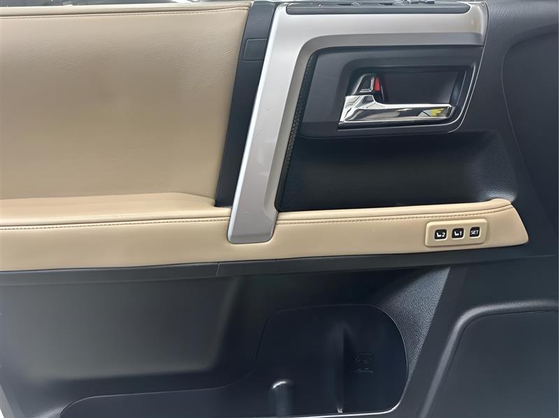 Toyota 4Runner Limited 4WD V6 2016
