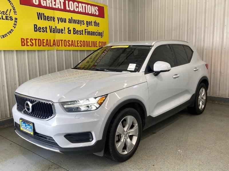 2022 Volvo XC40 T5 Momentum AWD