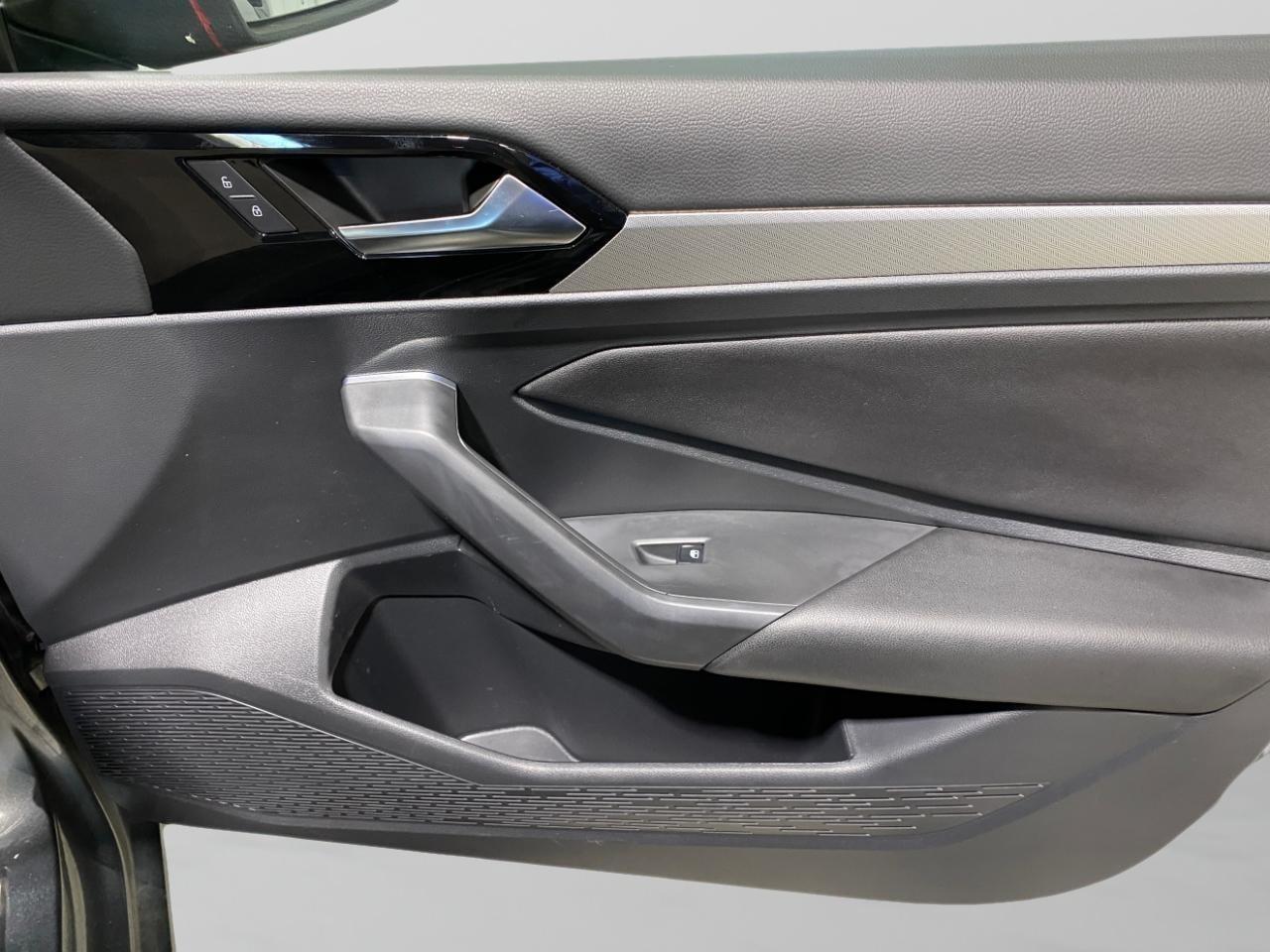 Volkswagen Jetta 1.4T R-Line 8A 2019