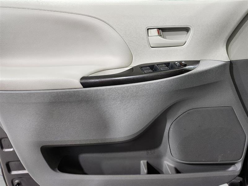 Toyota Sienna  2014