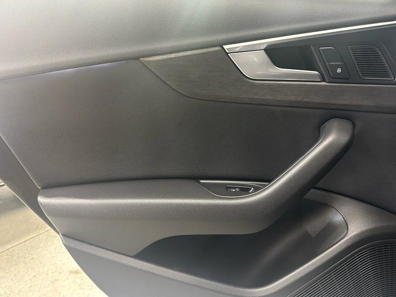 Audi A4 2.0T Premium Plus quattro Sedan 2017