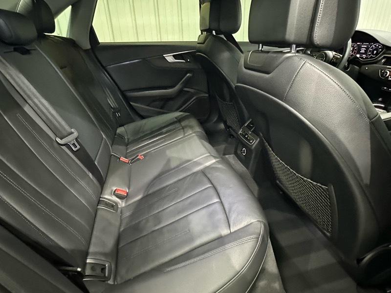 Audi A4 2.0T Premium Plus quattro Sedan 2017