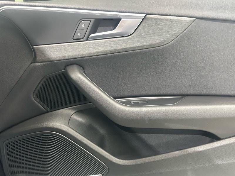 Audi A4 2.0T Premium Plus quattro Sedan 2017